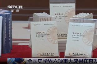 连续5场至少两帽队史首位后卫！雷迪克：怀特就是全明星！